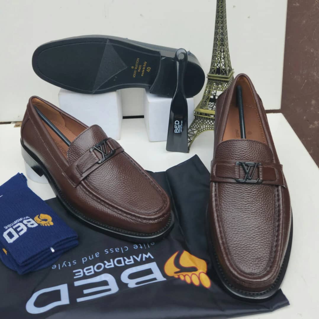 Classic Louis Vuitton Slip-on Loafers - Image 3